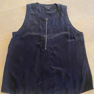 JUDITH & CHARLES black silk shell with front zipper detail, size 6